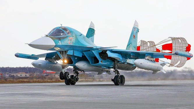 Tiêm kích Su-34 (Ảnh: The Drive)