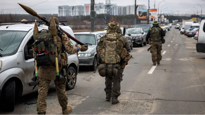 Cựu binh sĩ Mỹ chia sẻ cách quân đội Ukraine có thể chống lại các cuộc tấn công của Nga (Ảnh: Business Insider)