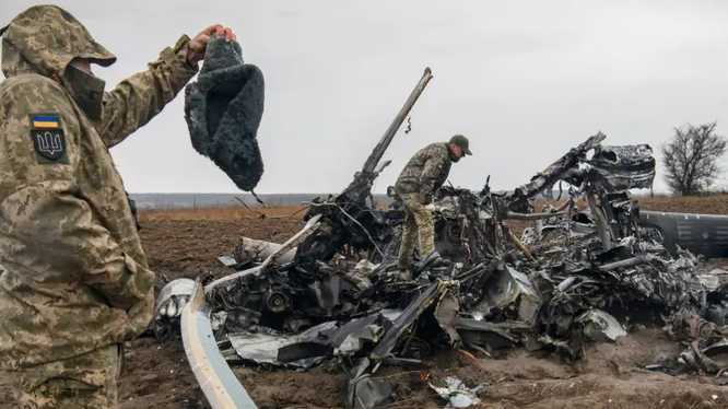 Tổng thống Zelensky nói Nga mất 200 máy bay ở Ukraine (Ảnh: Business Insider)