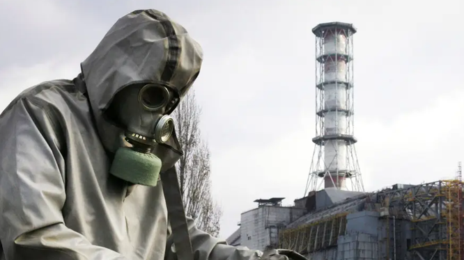 Lực lượng Nga để lại khoảng 100 lít 'vodka chất lượng cao' tại nhà máy hạt nhân Chernobyl (Ảnh: Business Insider)