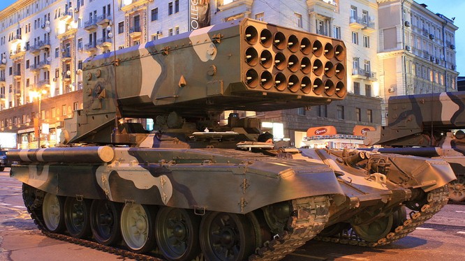 Hệ thống pháo phản lực Tos-1 Buratino của Nga bắn đạn nhiệt áp có sức hủy diệt khủng khiếp