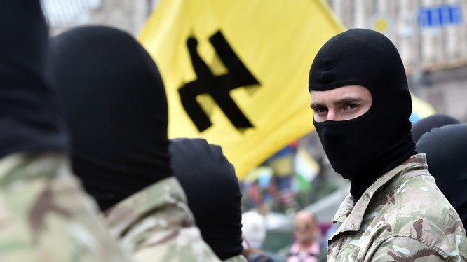 Rất nhiều nhóm hoạt động và vũ trang tình nguyện mang tư tưởng phát xít mới đang hoạt động ở Ukraine