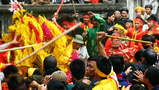Một cảnh hỗn chiến trong Lễ hội đền Gióng (Sóc Sơn, Hà Nội)