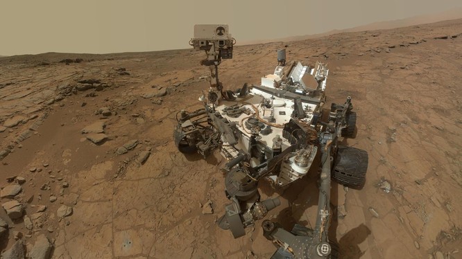 Robot Curiosity làm việc trên bề mặt Sao Hỏa được chụp vào ngày 12.5.2019. Ảnh:TechCrunch