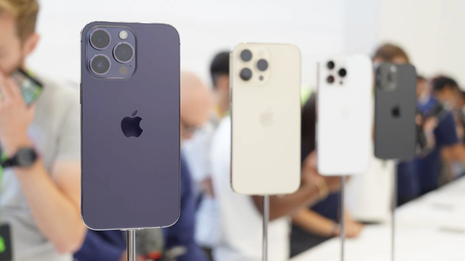 Nguồn cung iPhone 14 gián đoạn, FPT Retail, Thế Giới Di Động, Digiworld bị ảnh hưởng ra sao?