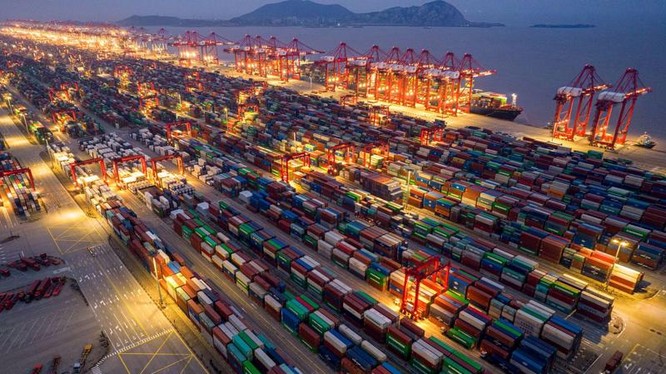 Kinh tế Trung Quốc mở cửa trở lại sẽ đóng góp cho đà tăng trưởng toàn cầu (Ảnh minh họa - Nguồn: Bloomberg)