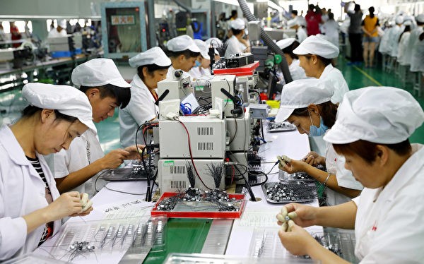 Ngày càng có nhiều công ty nước ngoài đã và đang xem xét để di chuyển các dây chuyền sản xuất khỏi Trung Quốc. 