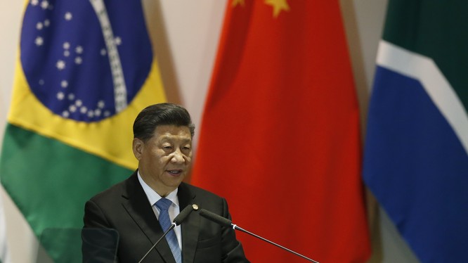 Ngày 14/11, phát biểu tại Hội nghị các nhà lãnh đạo nhóm BRICS tại Brasilia, Chủ tịch Trung Quốc Tập Cận Bình đã nói về lập trường "6 kiên định" và "3 nghiêm trọng" trong vấn đề Hồng Kông. 