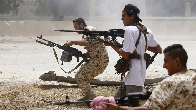 Lực lượng GNA và LNA ở Lybia tàn sát lẫn nhau bằng vũ khí do các thế lực bên ngoài hỗ trợ.
