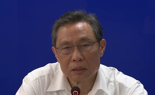 Phát biểu tại cuộc họp báo ngày 27/2 tại Quảng Châu,ông Chung Nam Sơn, chuyên gia bệnh truyền nhiễm hàng đầu của Trung Quốc cho rằng "dịch bệnh COVID-19 không nhất thiết có nguồn gốc Trung Quốc" (Ảnh: Đông Phương).