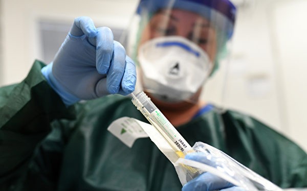 Bộ kit thử nhanh của Trung Quốc có độ chính xác thấp gây tranh cãi ở một số quốc gia (Ảnh: AFP).