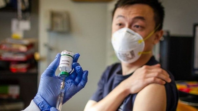 Từ tháng 9 tới nay đã có tới 734 ngàn người ở tỉnh Chiết Giang, Trung Quốc tiêm chủng vaccine SARS-CoV-2 (Ảnh: stock.yahoo).