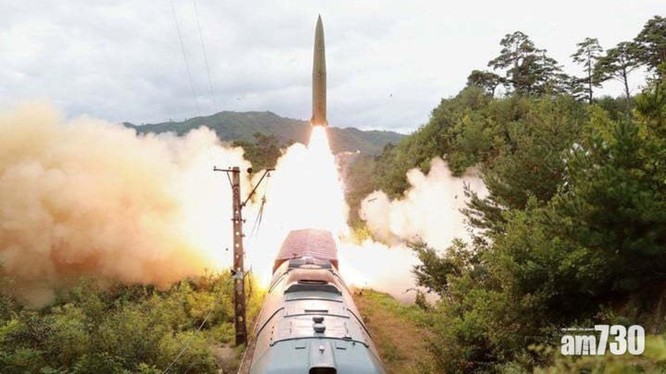 Ngày 15/9, lần đầu tiên, Triều Tiên phóng thử tên lửa đạn đạo từ xe lửa (Ảnh: KCNA)