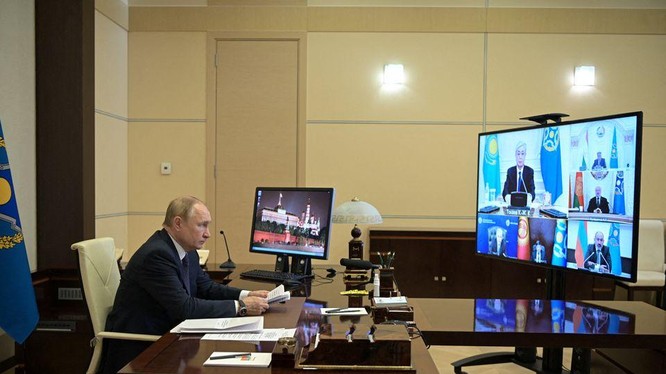 Tổng thống Nga Putin tham dự Hội nghị trực tuyến các nhà lãnh đạo CSTO từ Điện Kremlin (Ảnh: RIA).