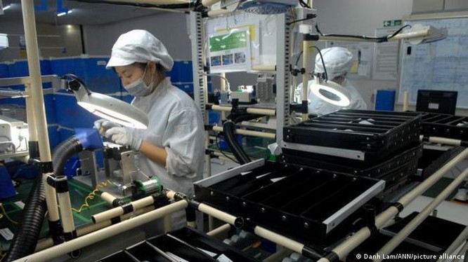 Ngày càng nhiều Công ty châu Âu có kế hoạch chuyển nhà máy sản xuất từ Trung Quốc sang Việt Nam (Ảnh: Deutsche Welle)