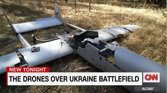 Mảnh xác chiếc Mugin-5 của Nga bị bắn rơi được Ukraine công khai (Ảnh: CNN).