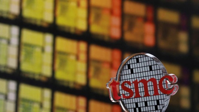 Logo của Công ty TSMC tại trụ sở chính ở Hsinchu, Đài Loan ngày 31/8/2018. Ảnh Reuters/Tyrone Siu/File Photo