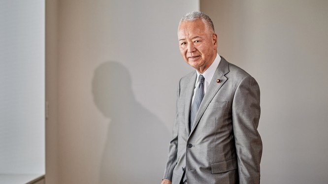 Akira Amari, kiến trúc sư chính sách phát triển công nghệ chip Nhật Bản. Ảnh Shoko Takayasu/Bloomberg