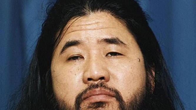 Shoko Asahara là kẻ cầm đầu vụ tấn công khủng bố bằng khí độc Sarin trên các tuyến tàu điện ngầm tại thành phố Tokyo, Nhật Bản vào tháng 3/1995. Ảnh: Japan Times