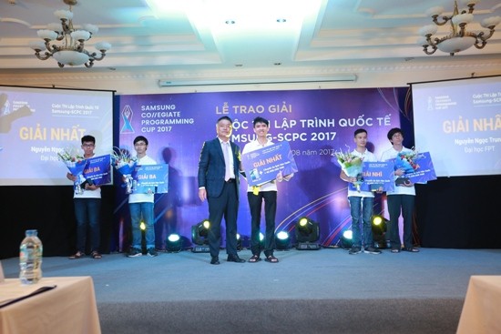 Nguyễn Ngọc Trung, sinh viên Ngành Kỹ thuật phần mềm – trường Đại học FPT, giành giải nhất cuộc thi.