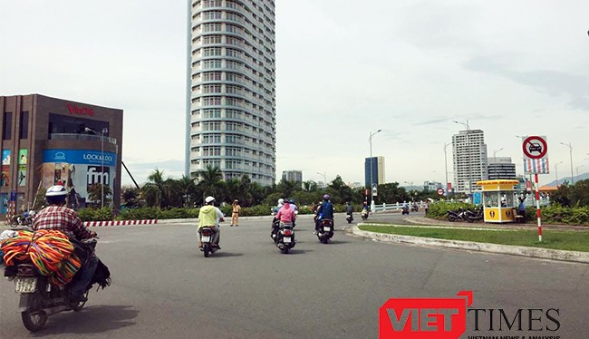 rước tình trạng hỗn loạn giao thông diễn ra tại nút giao thông cầu Sông Hàn-Lê Duẩn-Trần Phú xảy ra sáng 7/9, chiều cùng ngày, lãnh đạo Sở GTVT và Công an TP Đà Nẵng đã tổ chức họp "nóng".