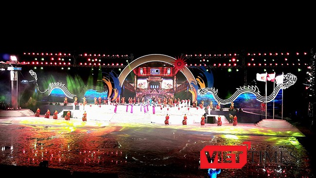 ối 24/9, Đại hội thể thao bãi biển châu Á 2016 đã chính thức khai mạc tại Đà Nẵng, với sự tham gia của hơn 6.500 VĐV, HLV, quan chức đến từ 42 quốc gia, vùng lãnh thổ.