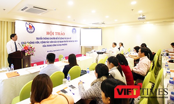 Nhà báo Mai Đức Lộc, Phó Chủ tịch Hội Nhà báo Việt Nam, Chủ tịch Hội nhà báo TP Đà Nẵng chia sẻ tại buổi tập huấn