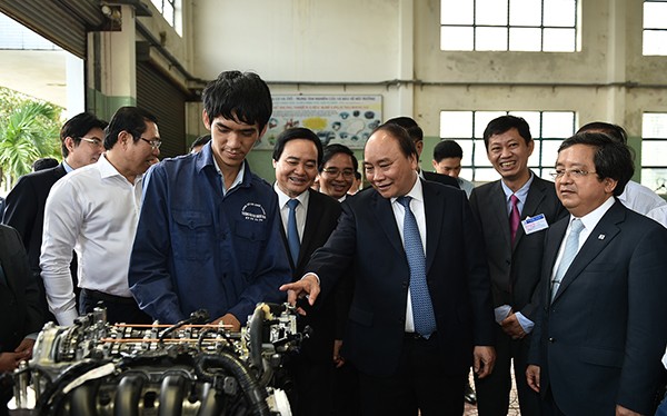 Thủ tướng Nguyễn Xuân Phúc trong khuôn khổ chuyến thăm Đại học Đà Nẵng (ảnh VGP)