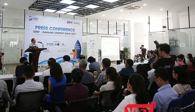 Họp báo thông tin về sự kiện Hội nghị và Triển lãm khởi nghiệp Đà Nẵng 2017.