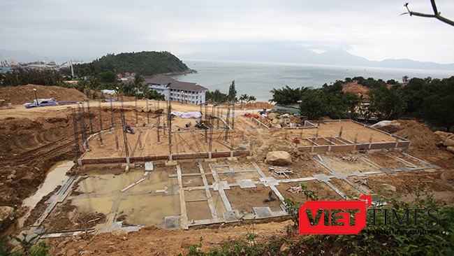 Móng các biệt thự xây dựng trái phép tại Dự án Khu du lịch Biển Tiên Sa tại bán đảo Sơn Trà