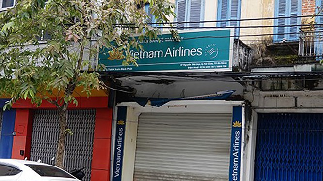 Công ty Minh Hưng Phát mua ngôi nhà công sản 47 Nguyễn Thái Học (điểm bán vé máy bay Vietnam Airlines) với nhiều ưu đãi và sau đó chuyển cho gia đình ông Nguyễn Xuân Anh sử dụng (Ảnh: HC)