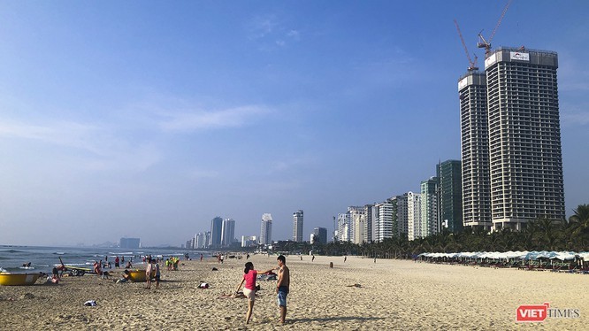 Một góc bãi biển Đà Nẵng