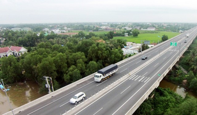 Cao tốc TP.HCM - Trung Lương có chiều dài toàn tuyến là 61,9 km, vận tốc thiết kế 120 km/h, tổng kinh phí đầu tư gần 10.000 tỷ đồng. Ảnh: Zing