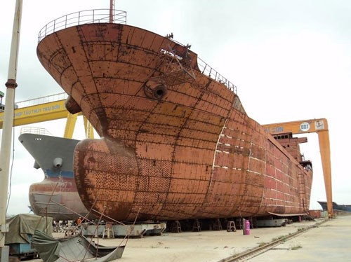 Một số nhà băng đã nhắm mắt siết nợ, "ôm" tàu nhưng đa phần vẫn chưa có cách giải quyết với các tài sản đảm bảo ngày càng tới kỳ bán sắt vụn.