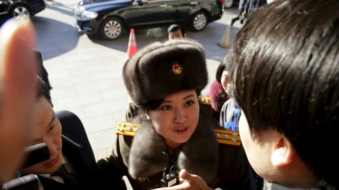 Hyon Song-wol xuất hiện trước công chúng tại một khách sạn ở Bắc Kinh ngày 11.12 - Ảnh: Reuters