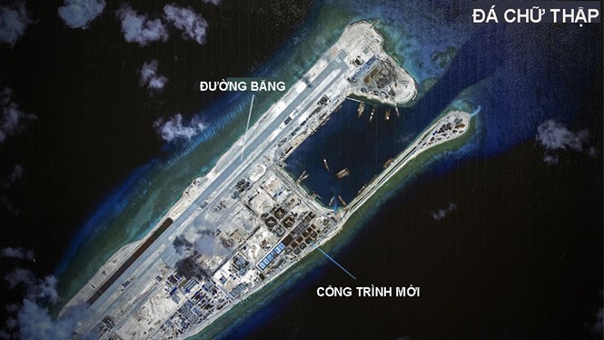 Trung Quốc đã biến đá Chữ Thập thành đảo nhân tạo có diện tích lớn nhất tại quần đảo Trường Sa với đường băng dài 3.000m