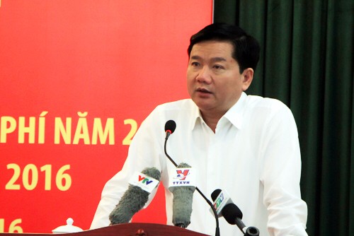 Bí thư Thành ủy TP HCM Đinh La Thăng yêu cầu phải xử lý ngay cán bộ sai phạm, có dư luận xấu để tạo niềm tin cho người dân. Ảnh: N.C