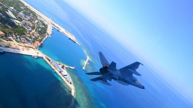 Chiến đấu cơ Trung Quốc hoạt động phi pháp ở Biển Đông