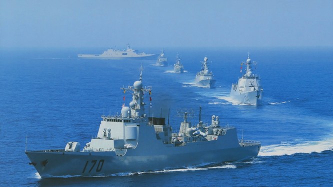 Chiến hạm hải quân Trung Quốc dàn đội hình tập trận trên biển