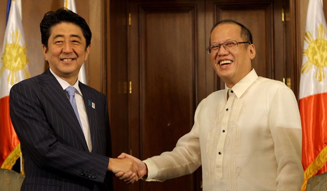 Tổng thống Philippines Aquino và Thủ tướng Nhật Bản Abe