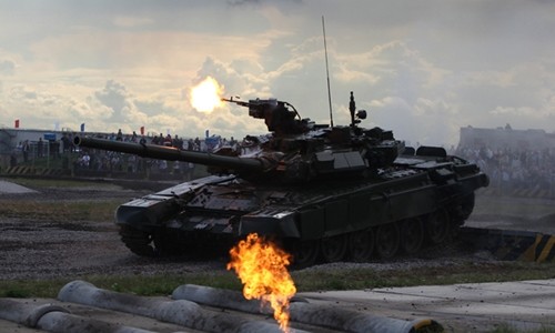 Xe tăng T-90 của Nga. 