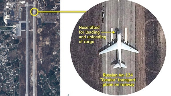 Hình ảnh vệ tinh chụp máy bay vận chuyển hàng có Nga hạ cánh xuống căn cứ không quân Latakia.