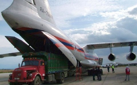 Máy bay vận tải của Nga chở hàng tiếp tế tới Syria. Ảnh: Reuters