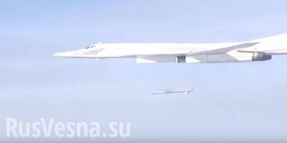 Cận cảnh dàn máy bay chiến lược "khủng" của Nga tấn công IS
