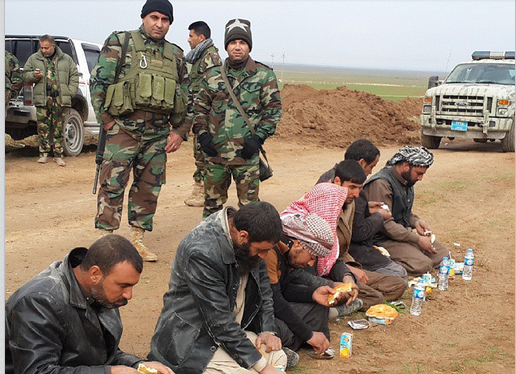 Chiến binh IS bị dân quân người Kurd bắt trong chiến trận