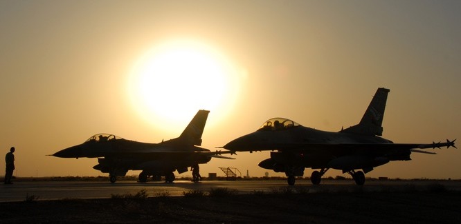 Lockheed và Boeing sắp ngừng dây chuyền sản xuất F-15, F-16 và F/A-18