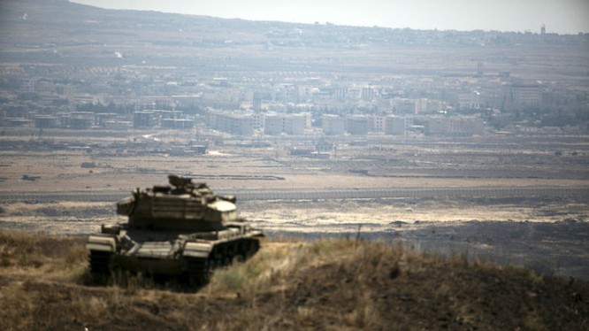 Xe tăng quân đội Syria ở tỉnh Quneitra