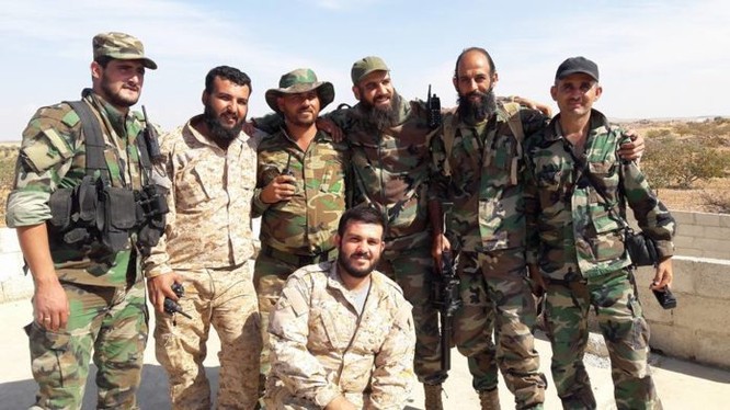 Binh sĩ quân đội Syria trên địa phận tỉnh Hama