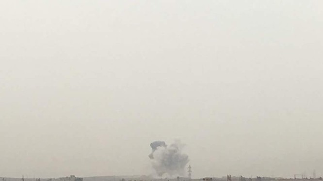 Vụ đánh bom tự sát bằng xe VBIED nhìn thấy từ xa trên thành phố Aleppo