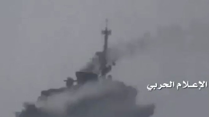 Khu trục hạm của Ả rập Xê út bị trúng tên lửa